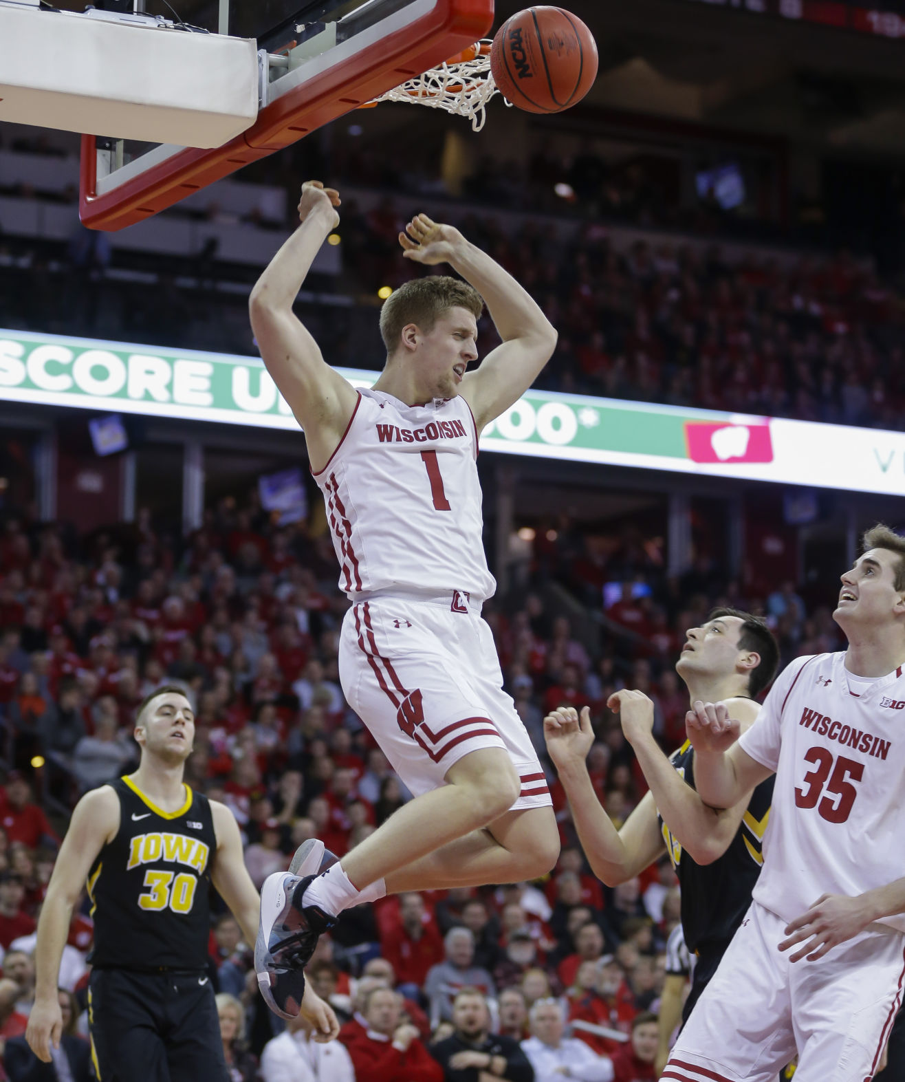 Iowa Wisconsin Basketball